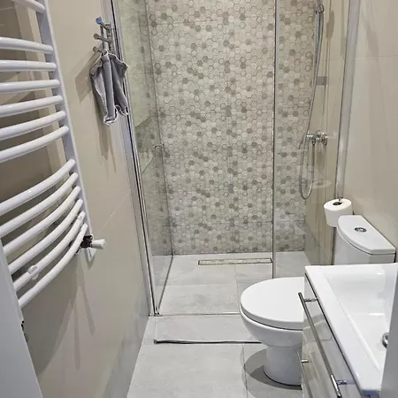 Bajland Apart Otel Varşova